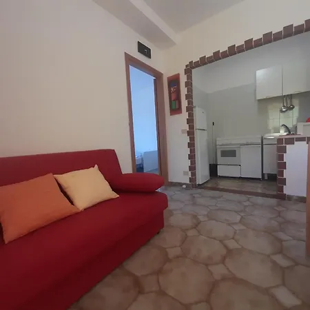 Maria Villa *